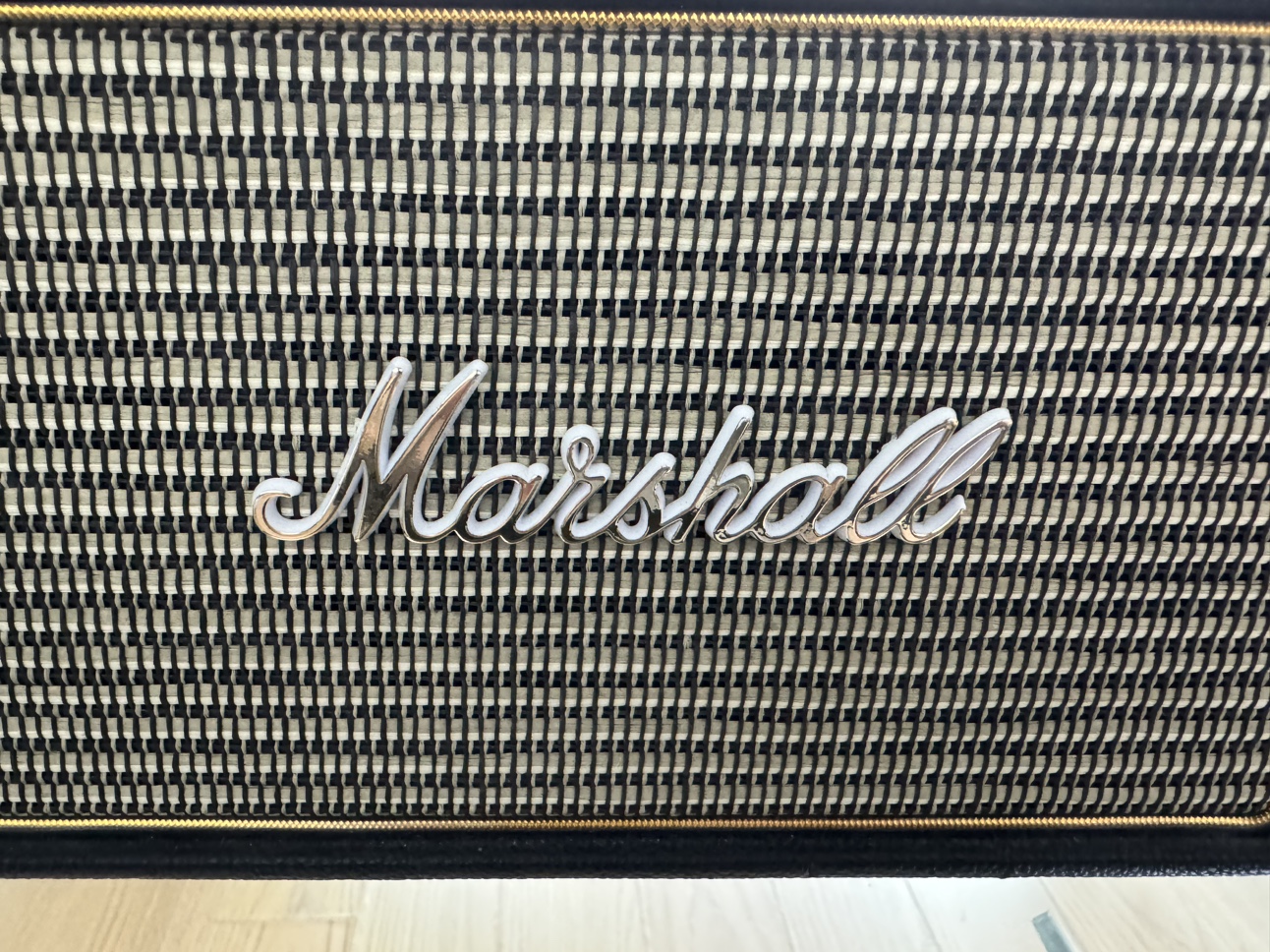Marshall Kilburn Bluetooth speaker - photo 4