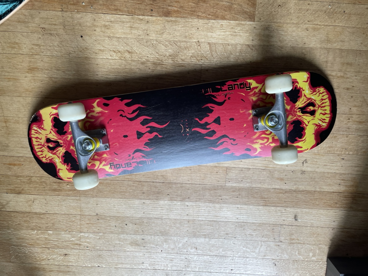 Skate board