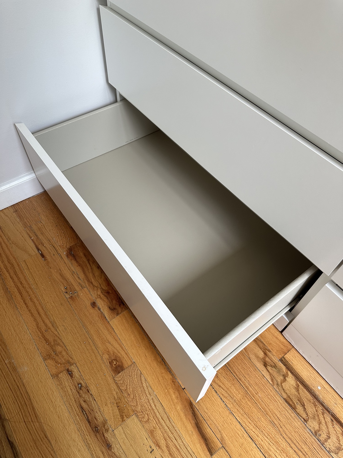 IKEA 6-drawer dresser, white - photo 4