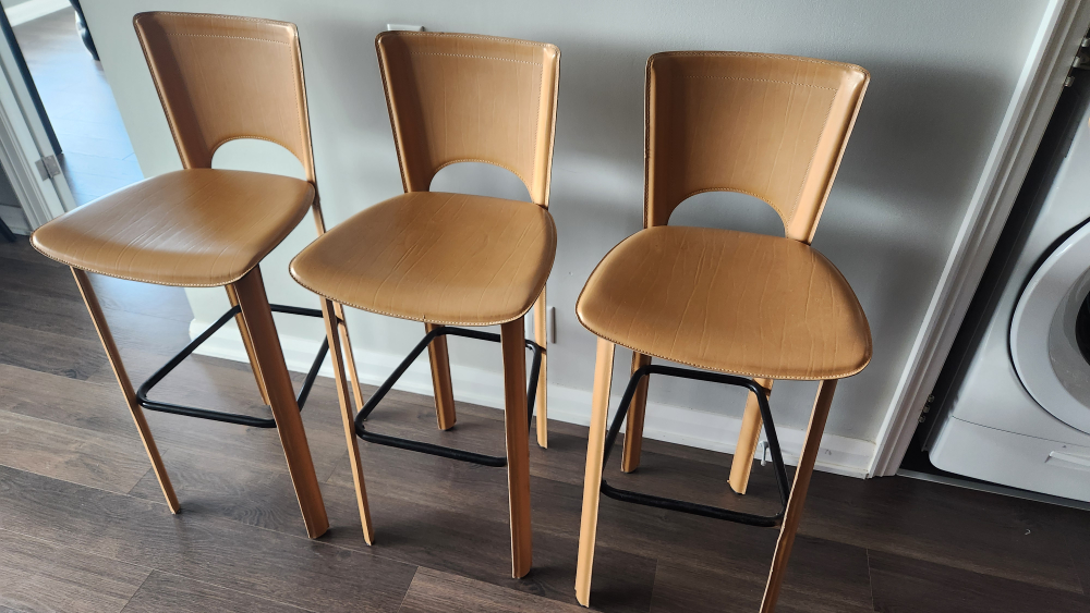Italian faux leather bar stool