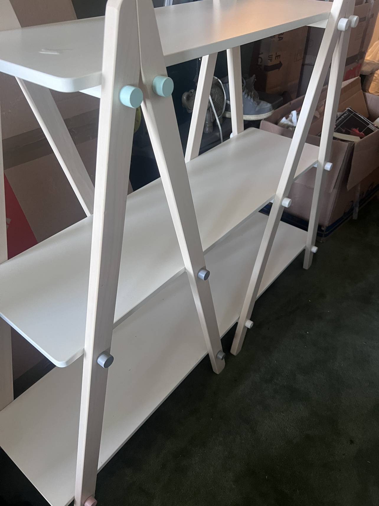 3 Tier White Bookshelf [Used] Color knobs