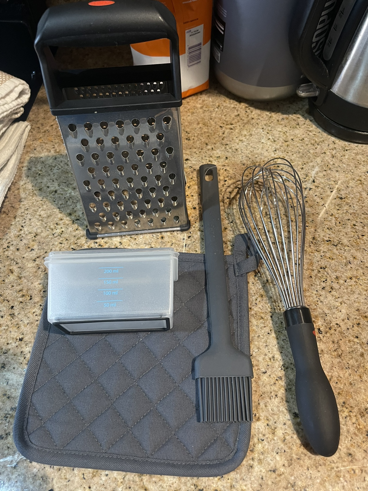 Kitchen appliances, bake dish pyrex glass