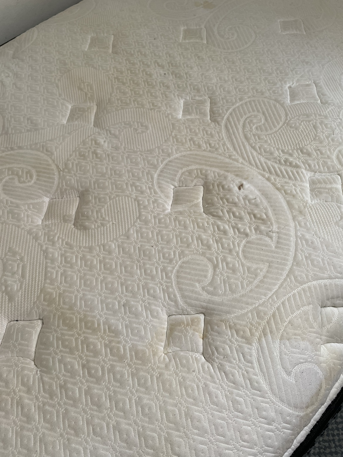 FREE TWIN COMFORTABLE MATTRESS image indicator(4)