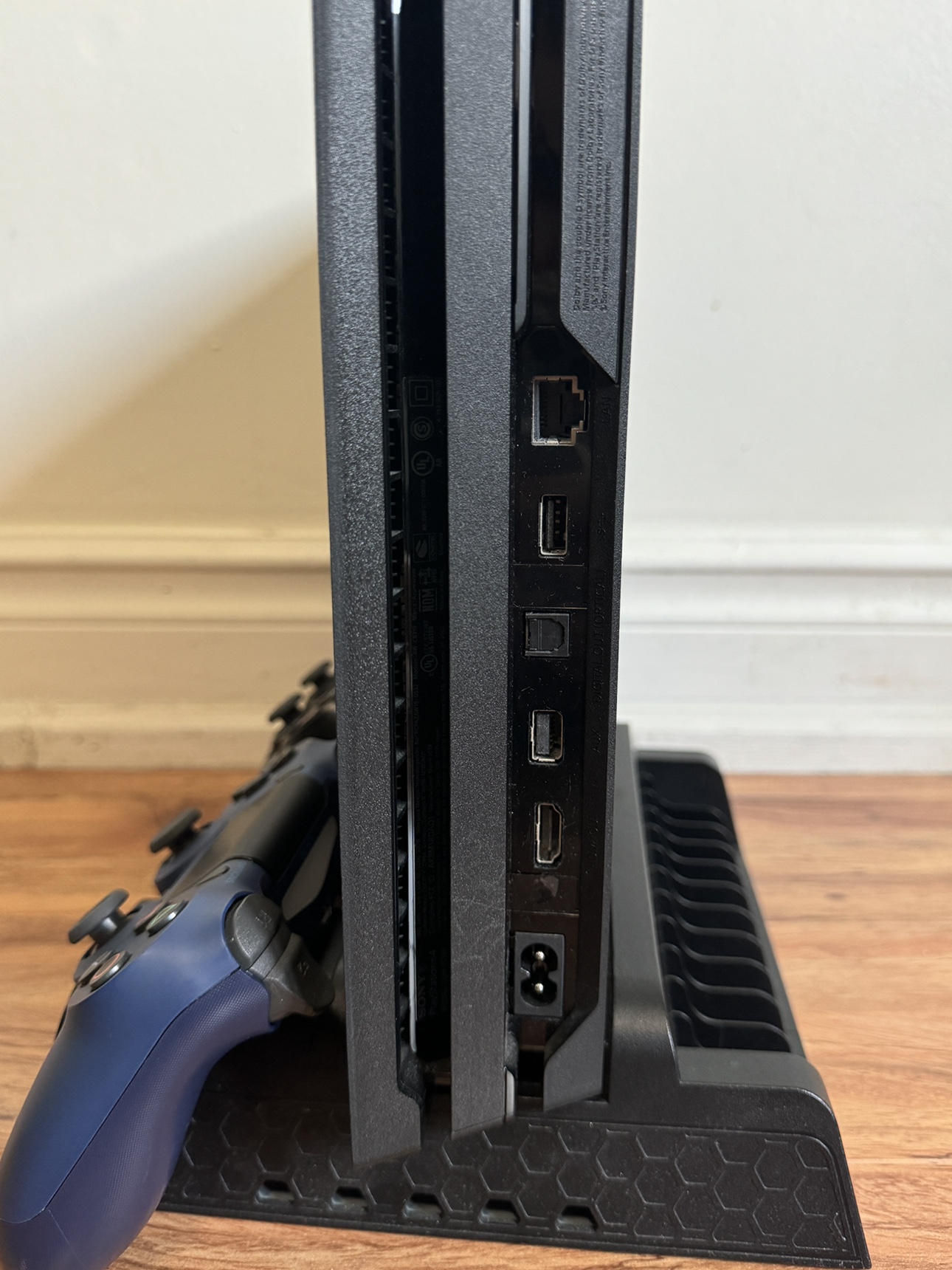 PlayStation 4 Pro (PS4 Pro) w/ Accessories, 1TB HDD, CUH-7215B image indicator(3)