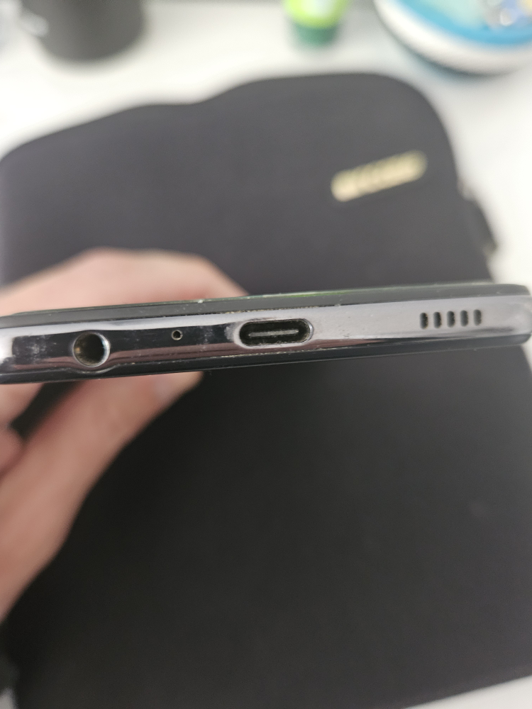 Samsung A52 cell phone (unlocked) - photo 3
