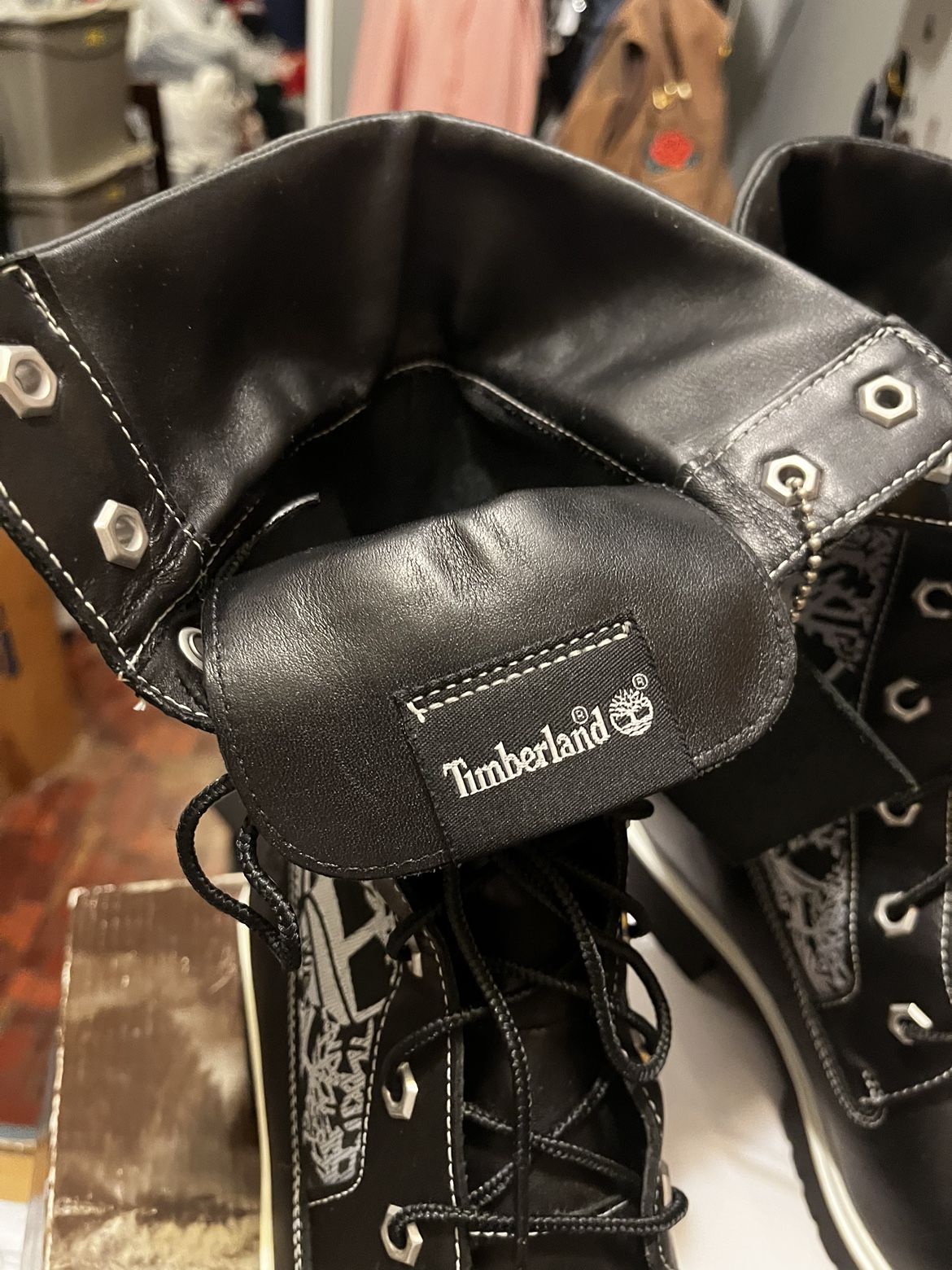 BN TIMBERLAND WOMENS BOOTS image indicator(8)