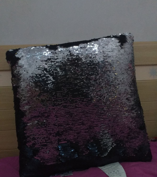Shimmer Pillow image indicator(2)