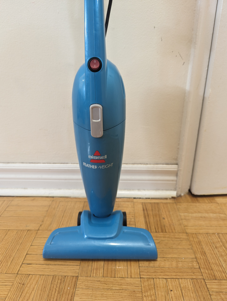 Bissell Vacuum Cleaner - photo 2