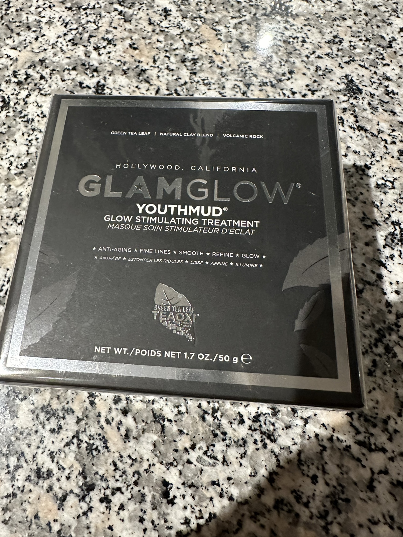 Glam glow mask