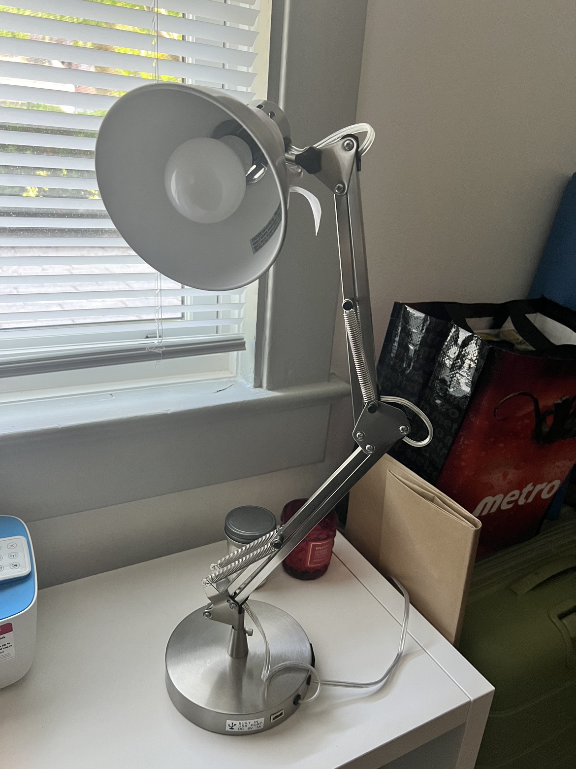 Desk Light (with globe smart lightbulb) - photo 2