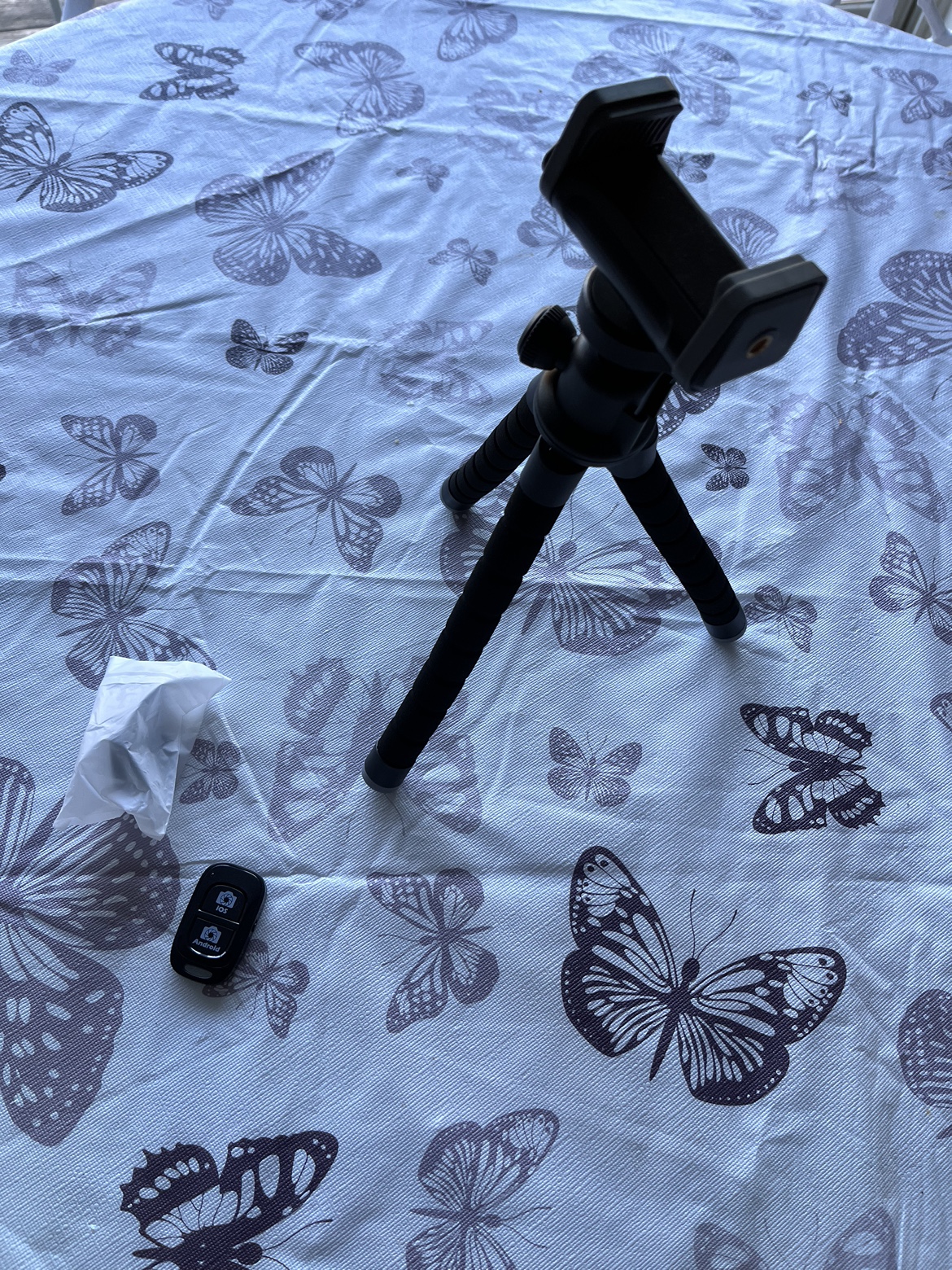 Cell Phone Tripod With Flexible Legs - photo 2