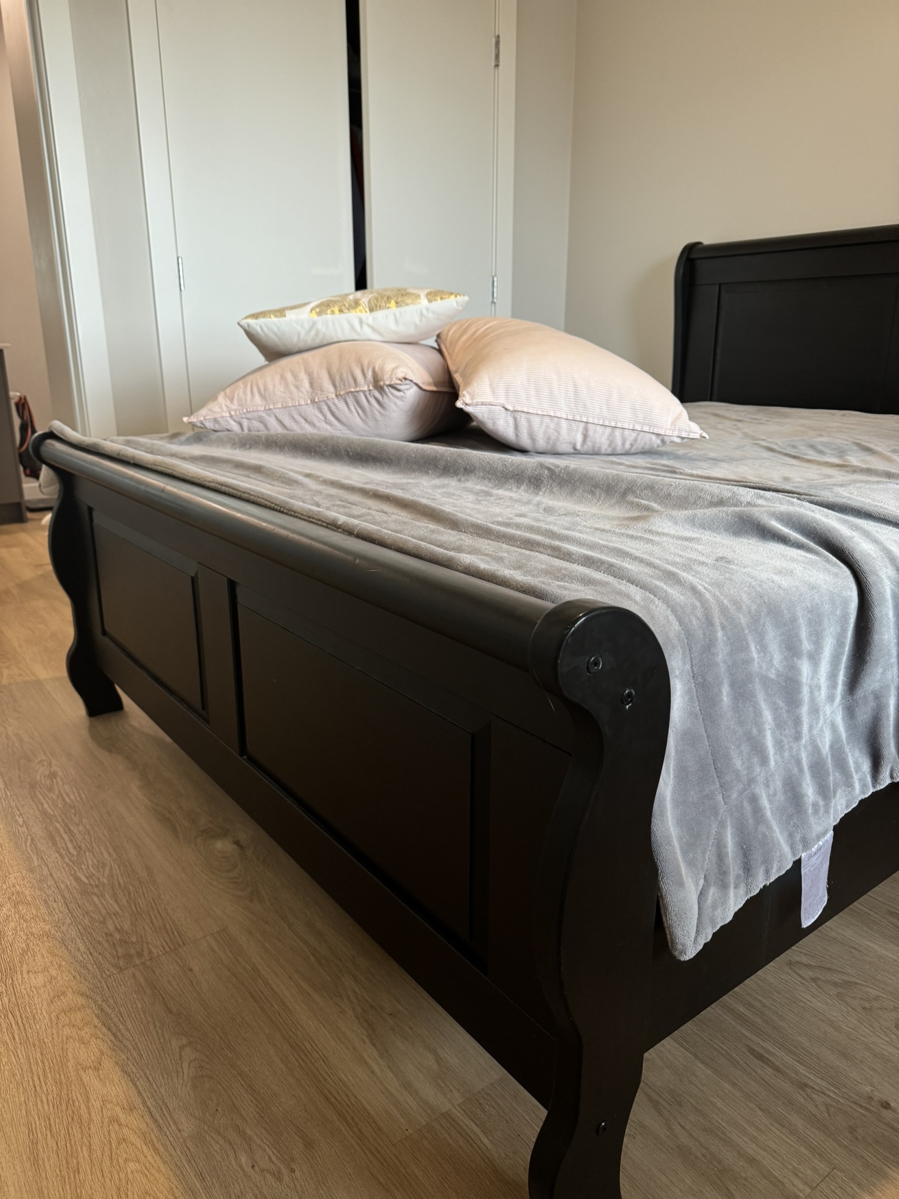 IKEA queen size bed frame - photo 2