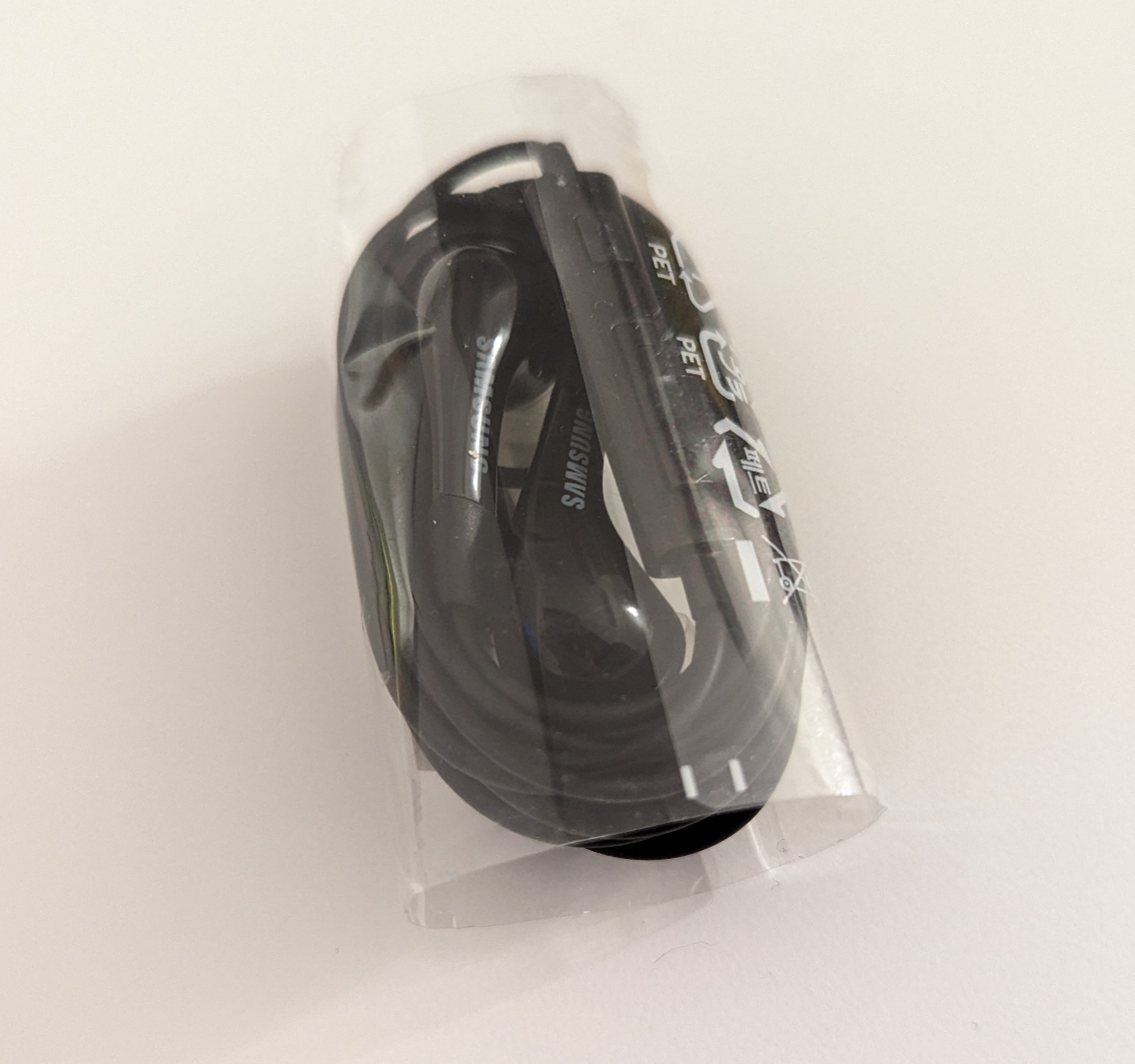 new Samsung earphones thumbnail