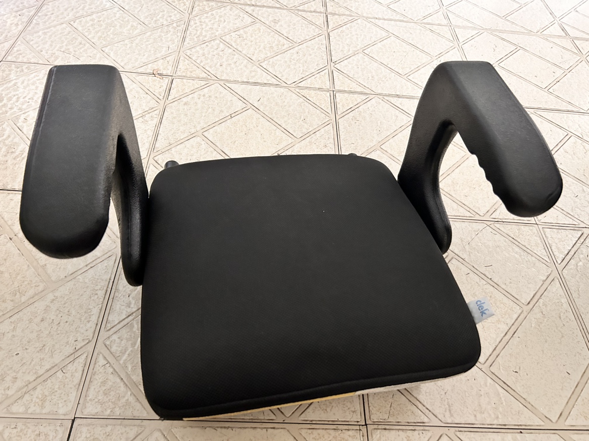 Expired Clek booster seat for young kids image indicator(2)