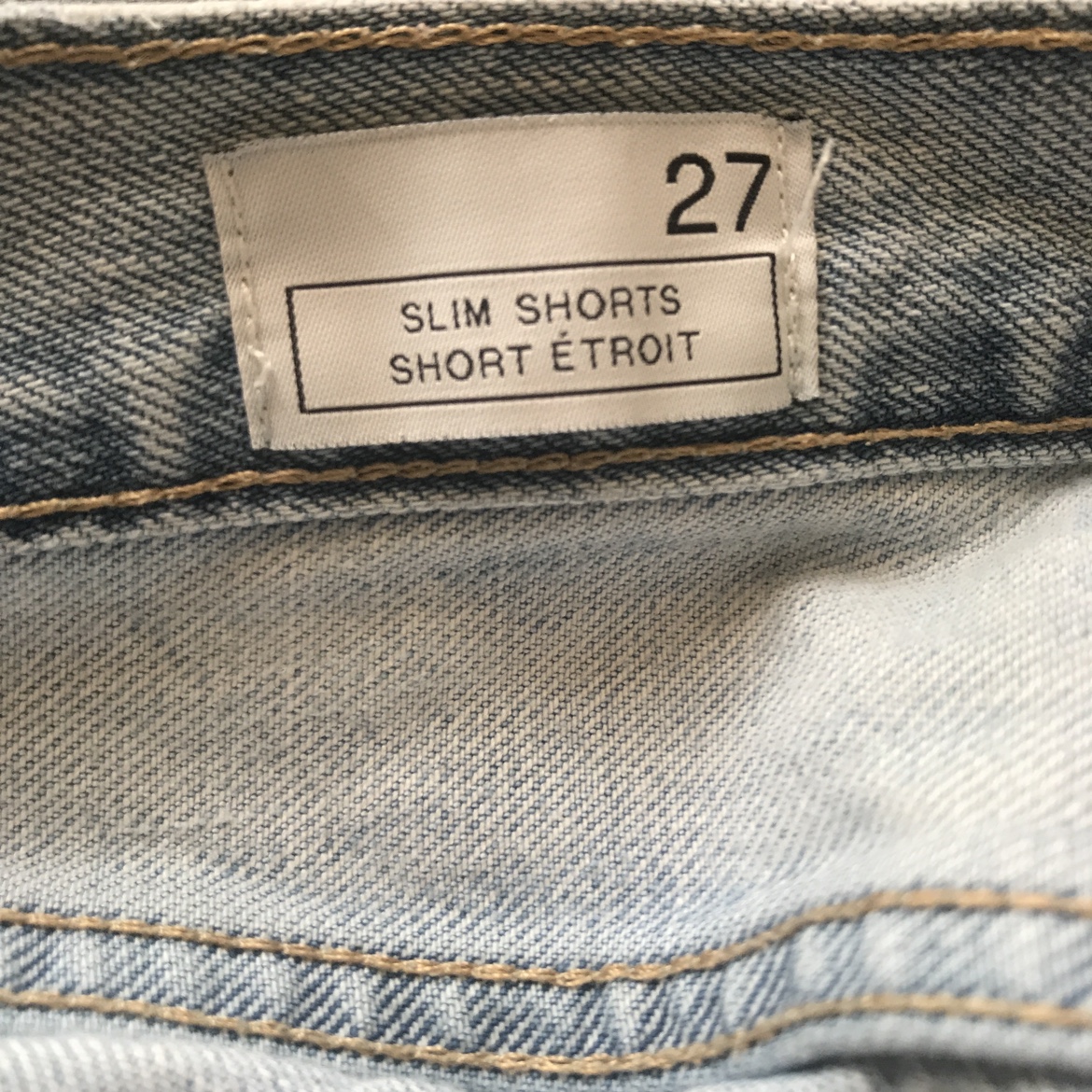 GAP Light-wash Mid-Rise Distressed Denim Jean Shorts Size 27 image indicator(4)