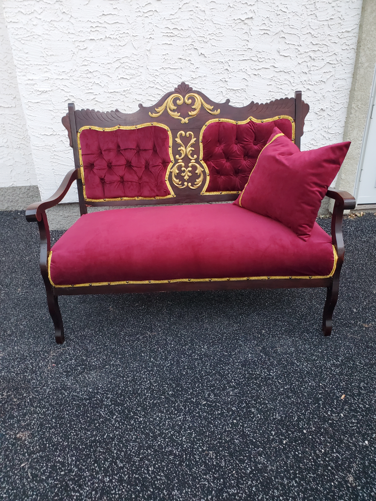 burgandy atique velvet settee - photo 2