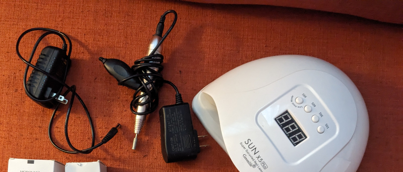 gel nail lamp and drill - photo 2