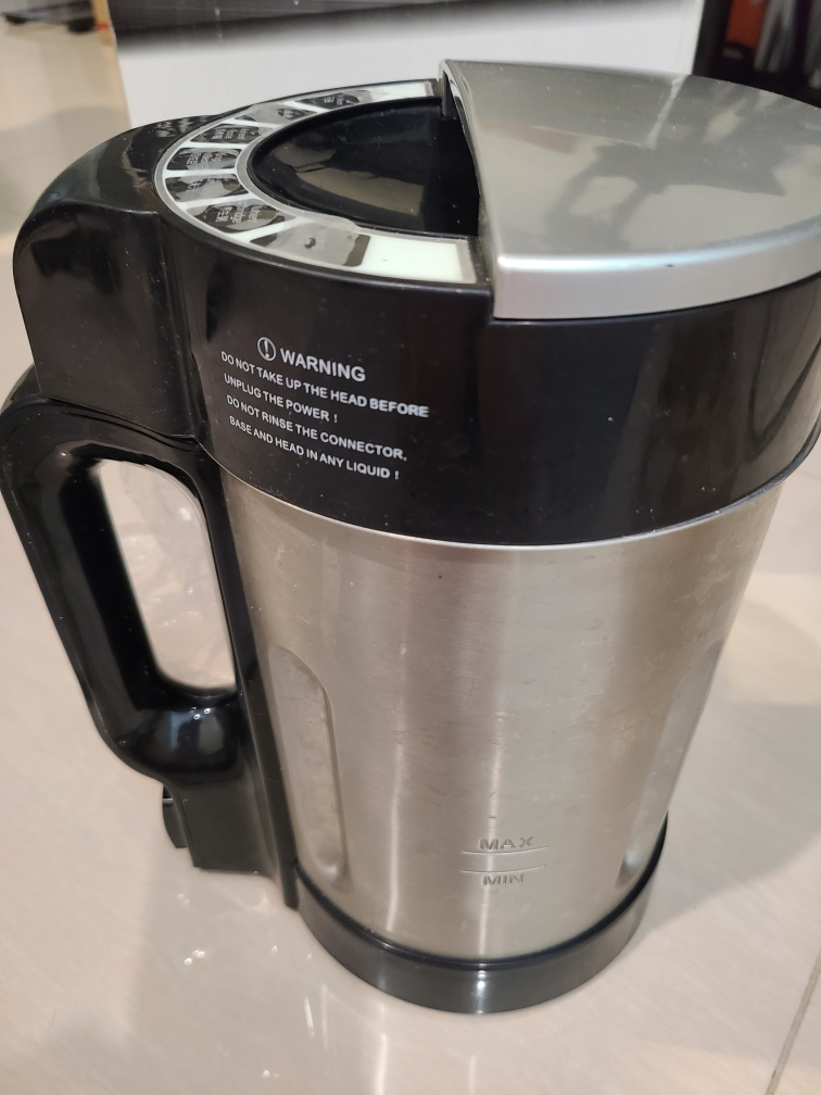 Soymilk maker