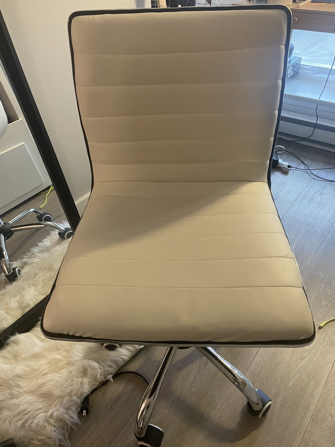 Low Back Leather Swivel Office chair