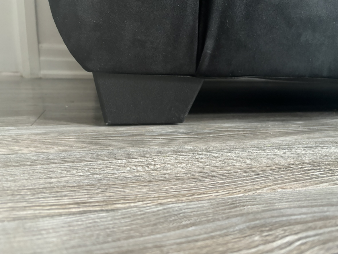 Ashley Darcy 3 Seater Couch image indicator(3)