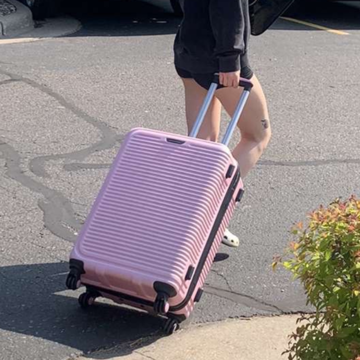 Pink travel suitcase / luggage
