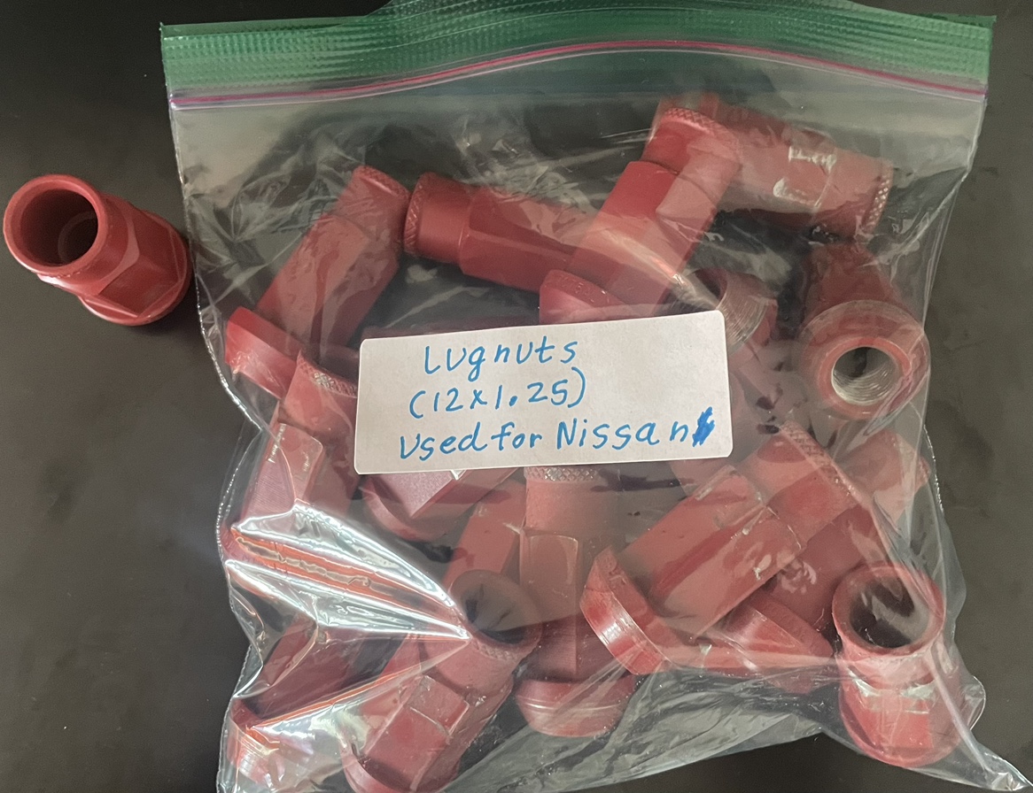 Red lug nuts for custom rims  (12*1.25)