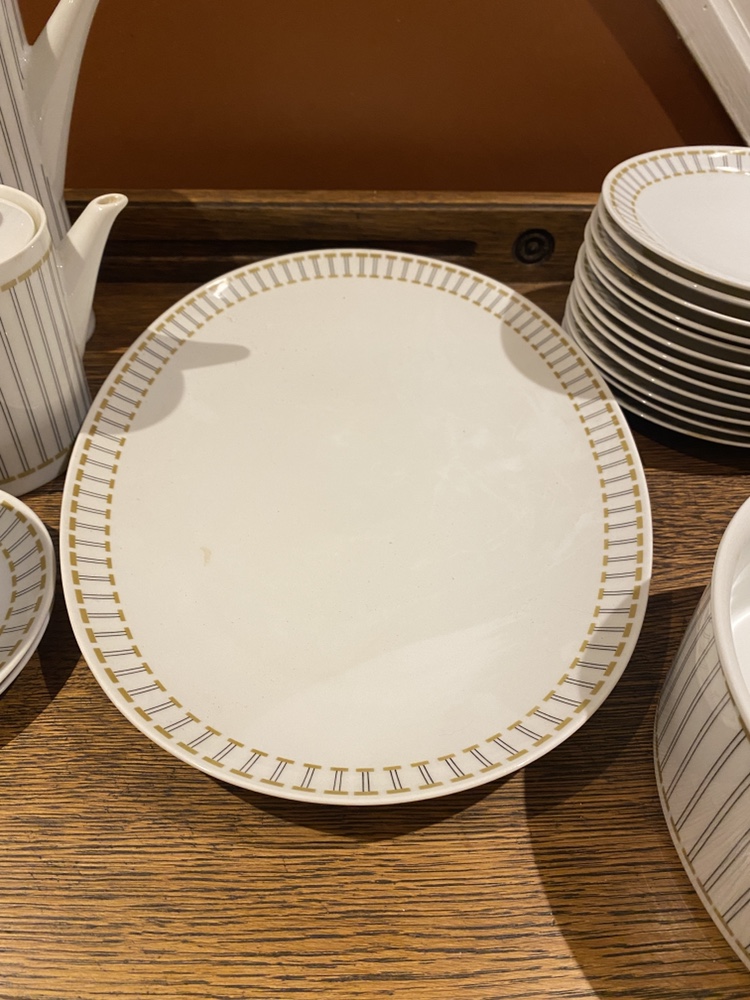 Rosenthall Continental China Set (pick up Coxwell/Danforth) thumbnail