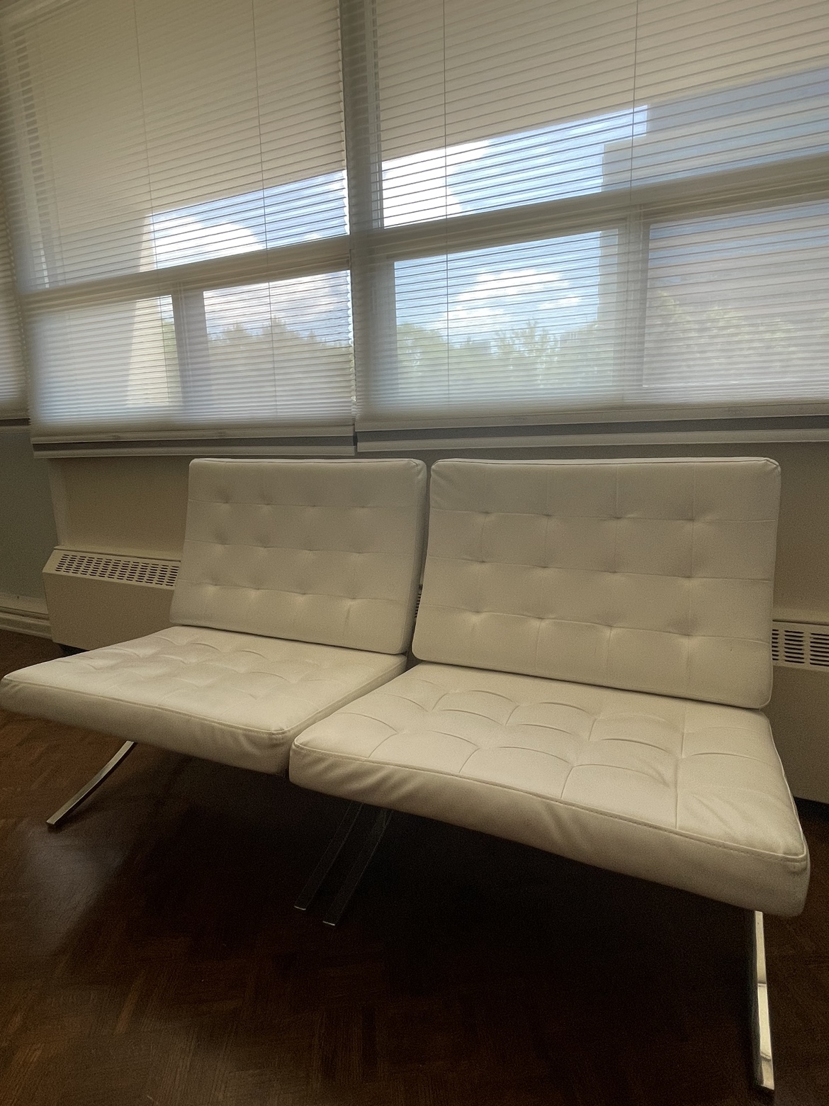 Soft white chairs - photo 4