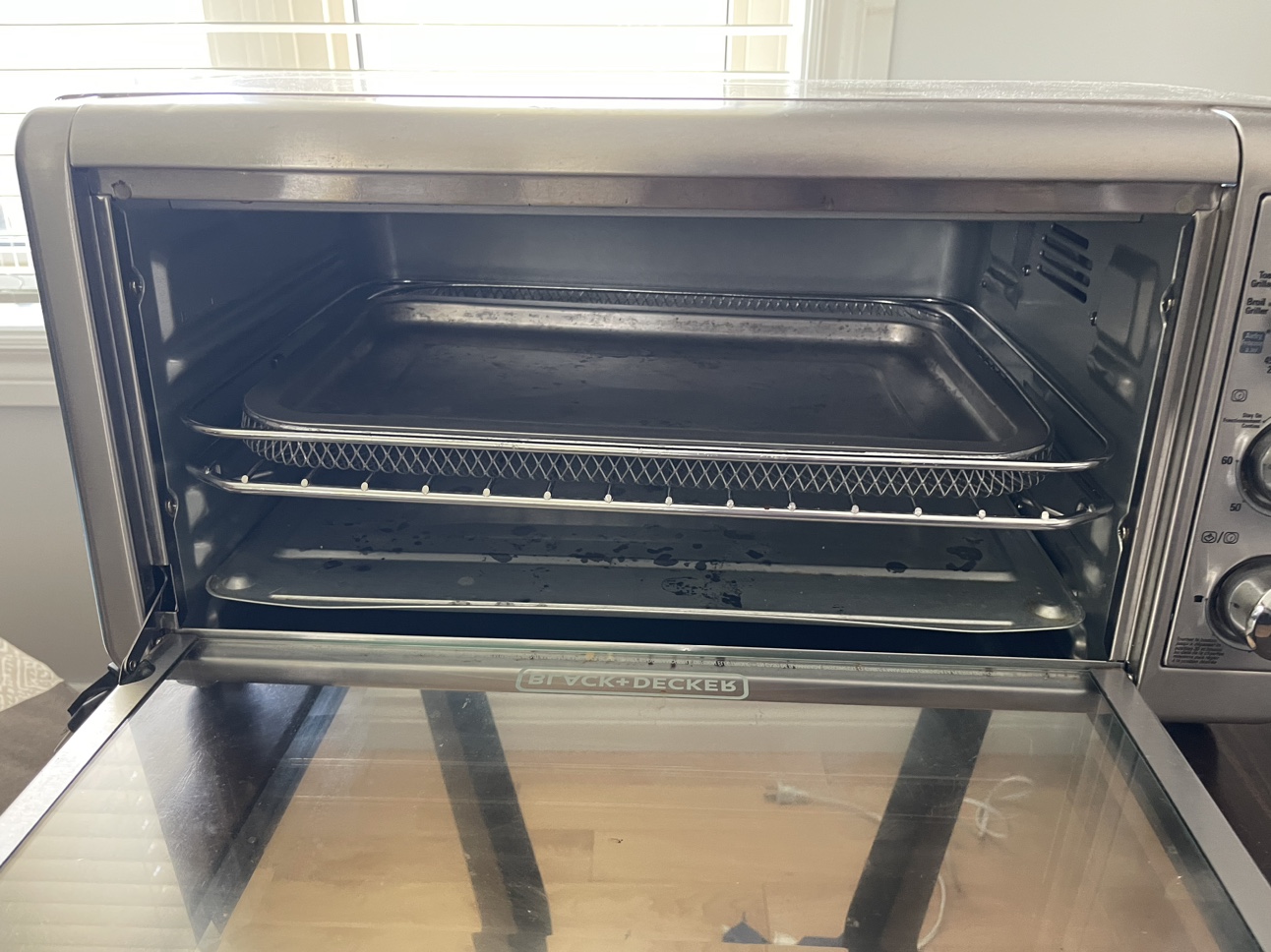 Black and decker toaster oven - photo 2