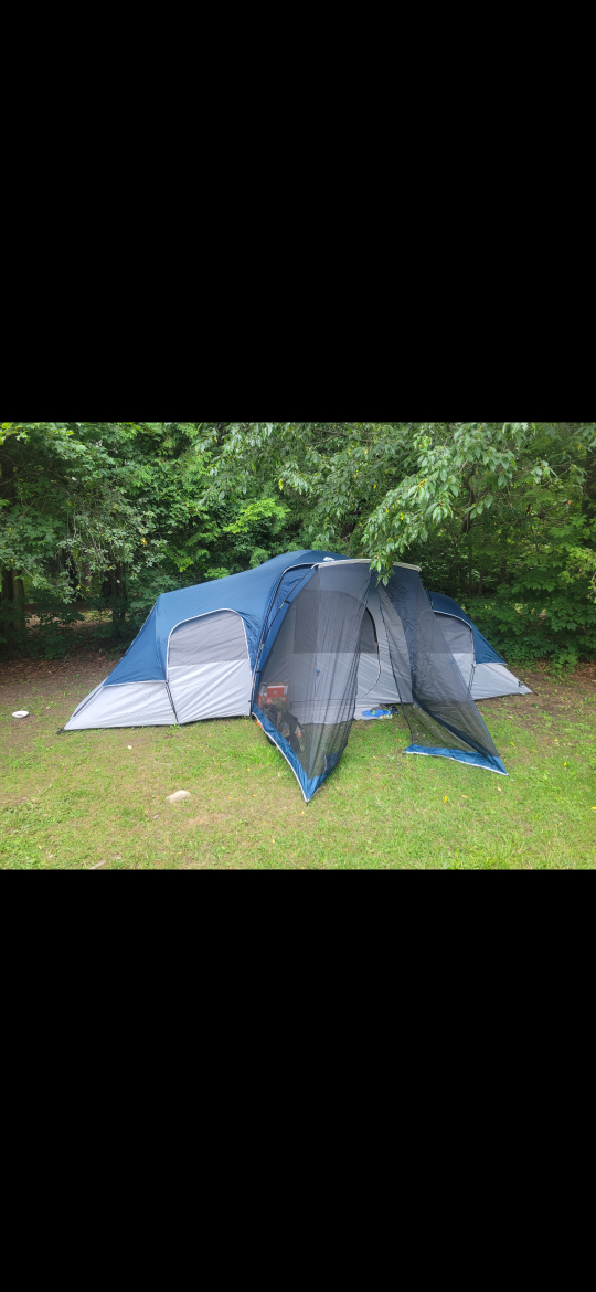 Ozark Trail 10 person tent - photo 2