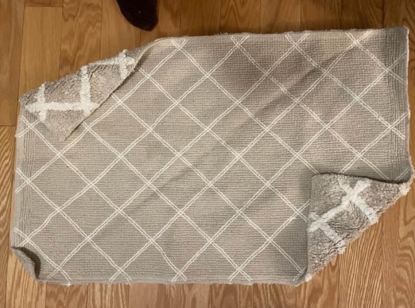 Two piece reversible bathroom mat set - photo 3