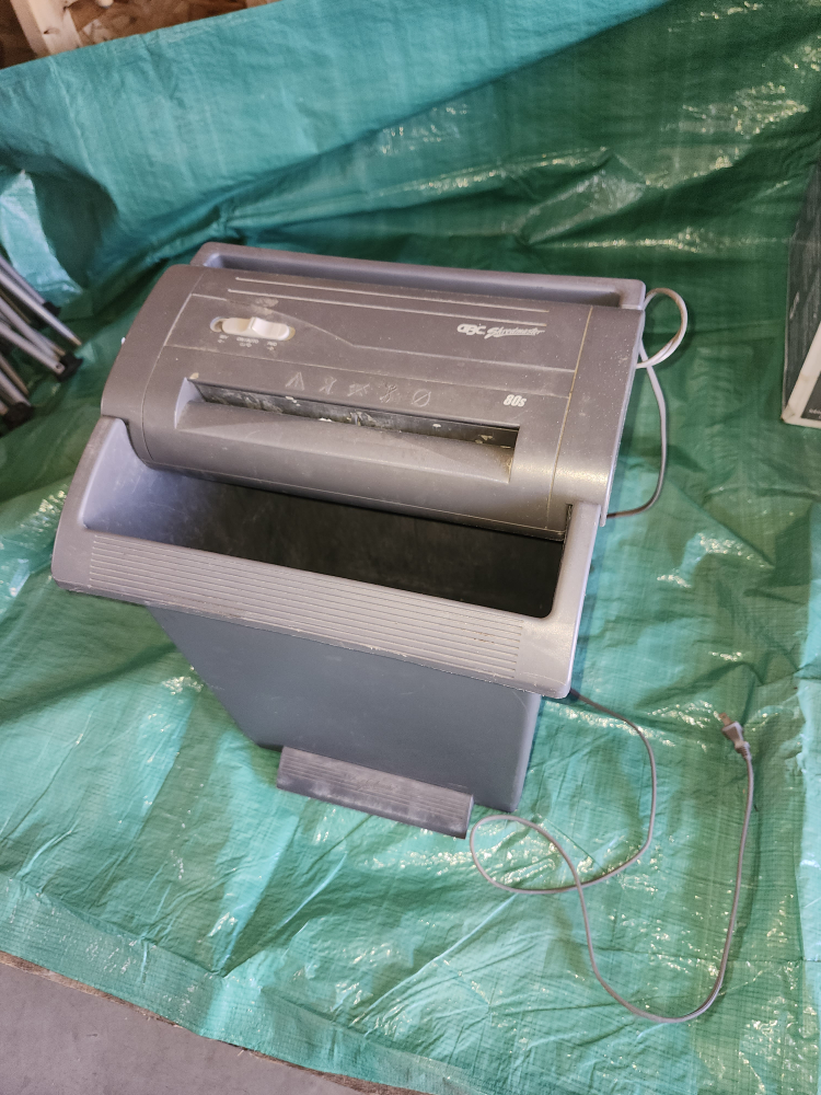 Paper shredder - photo 2