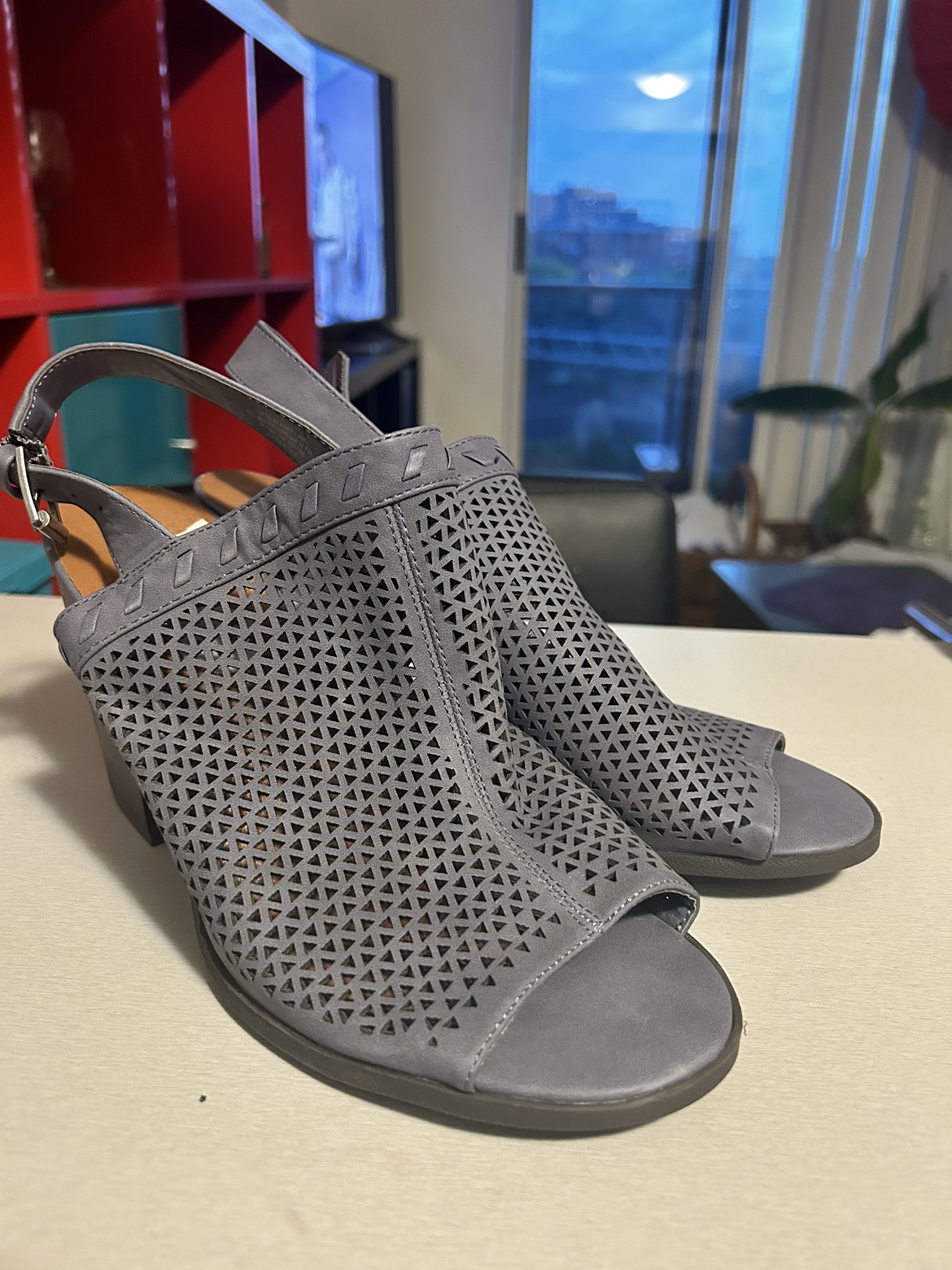 Size 9.5 Sandals - photo 4