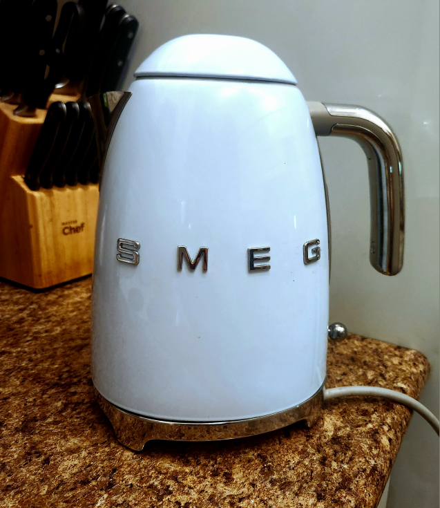 Light Blue Smeg Kettle image indicator(2)