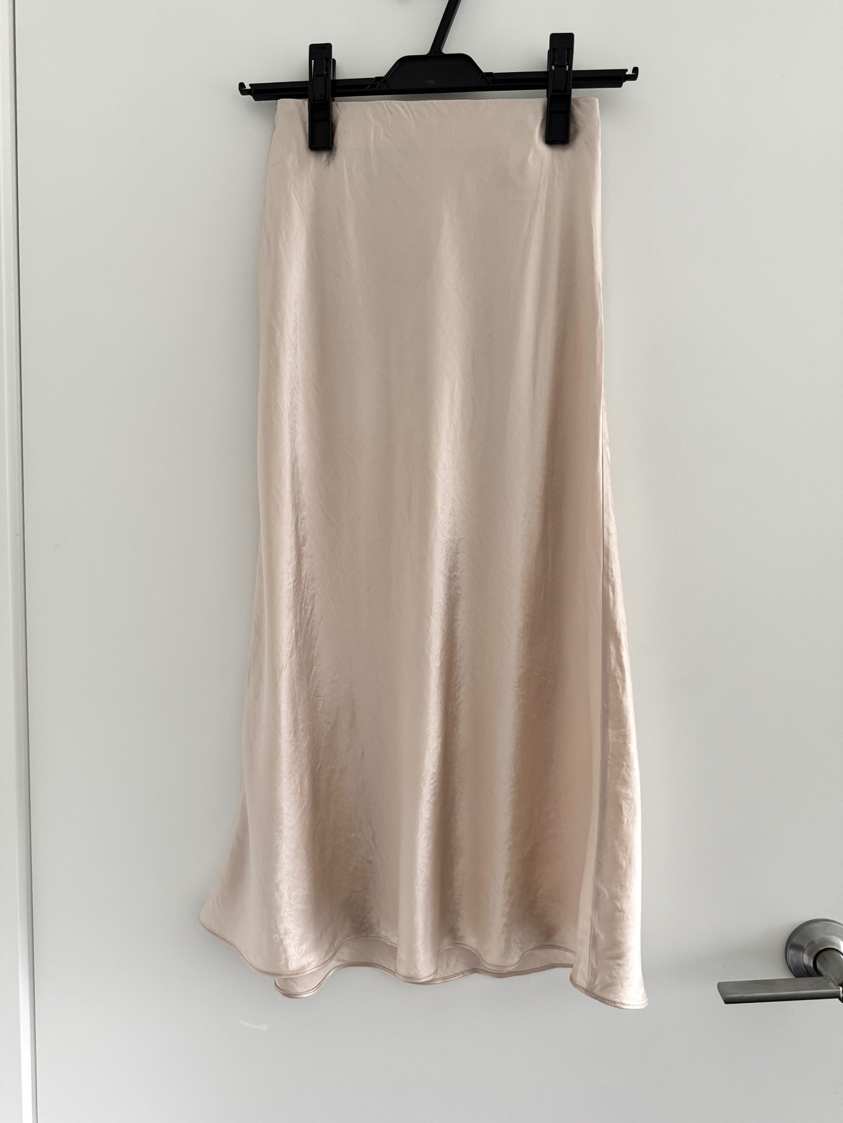 Aritzia Babaton Slip Satin Midi Skirt - photo 4