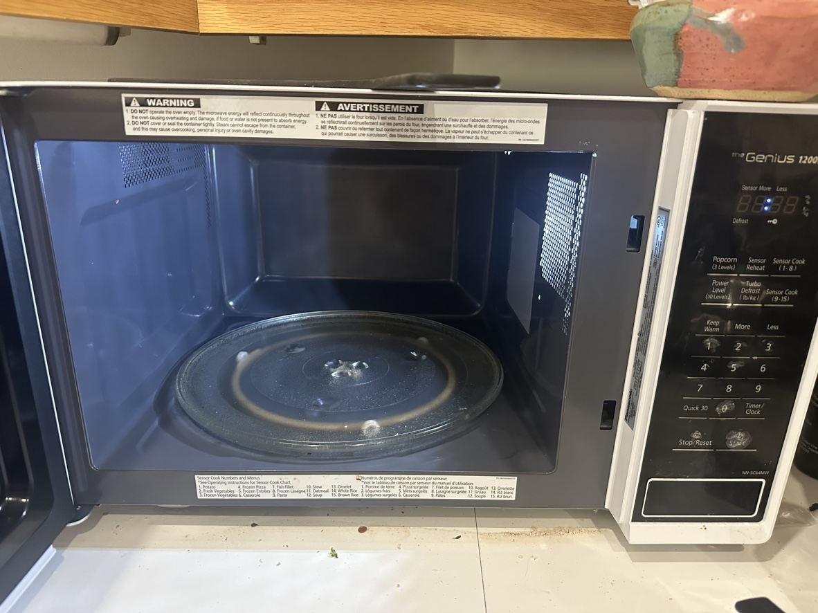 Panasonic large microwave - photo 2