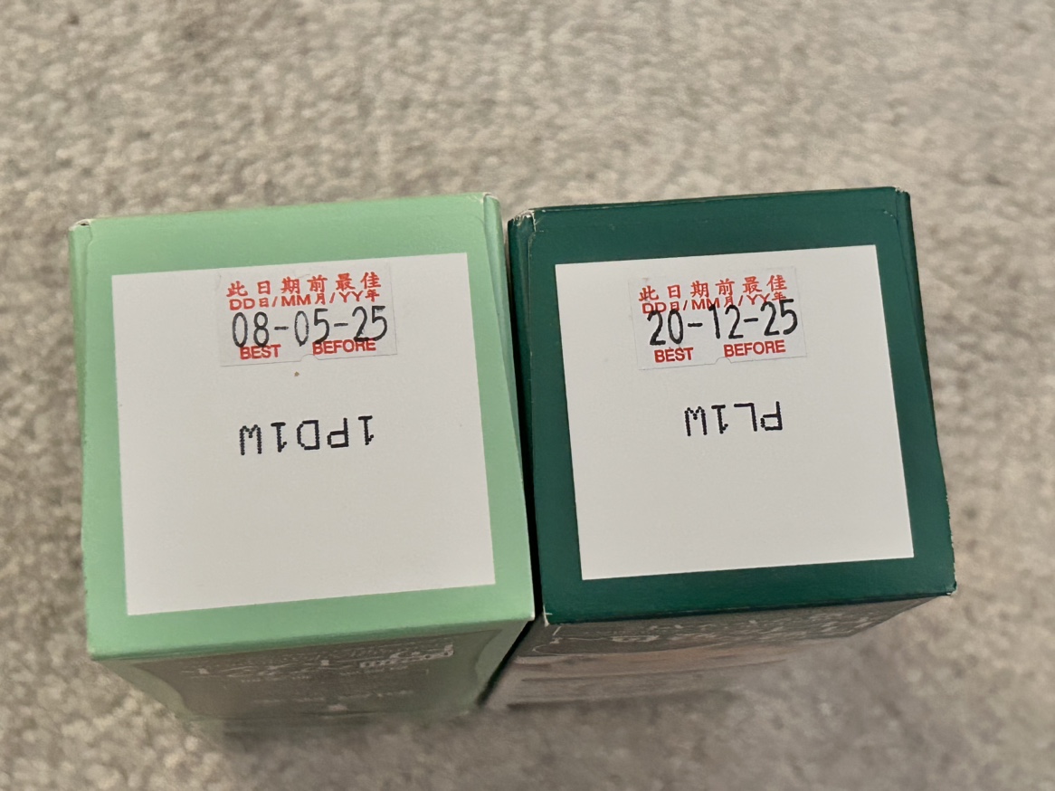 Hair dye colour shampoo and colouring treatment (dark brown) image indicator(2)