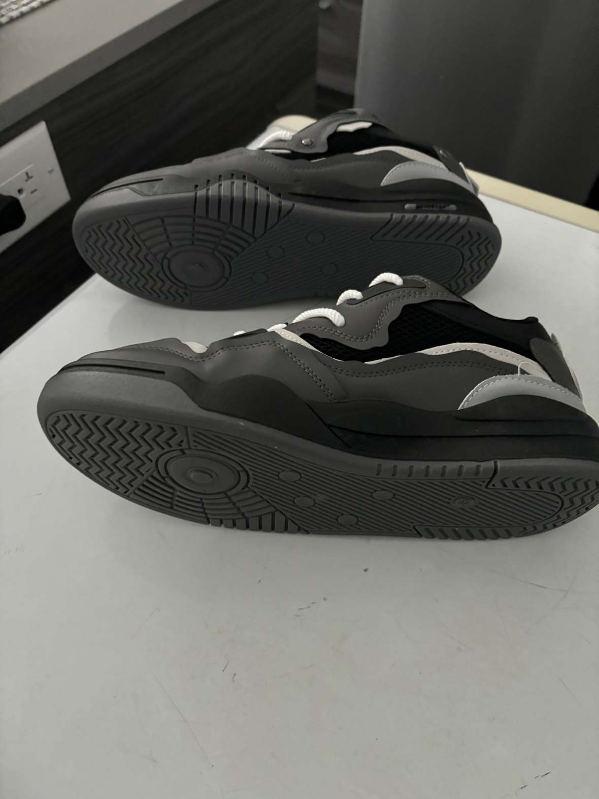 Trendy Sneakers/ Skate Shoes - photo 3
