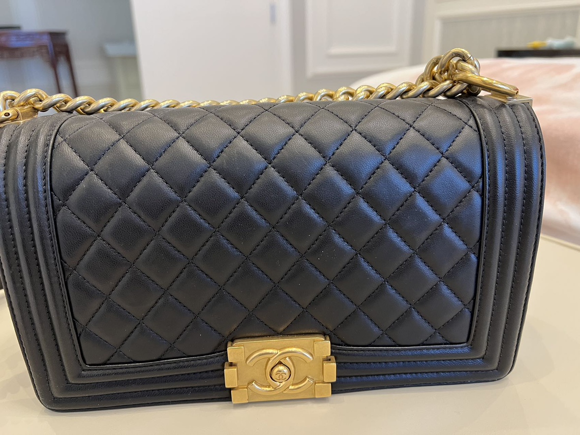 100% Authentic CHANEL Leboy medium image indicator(2)