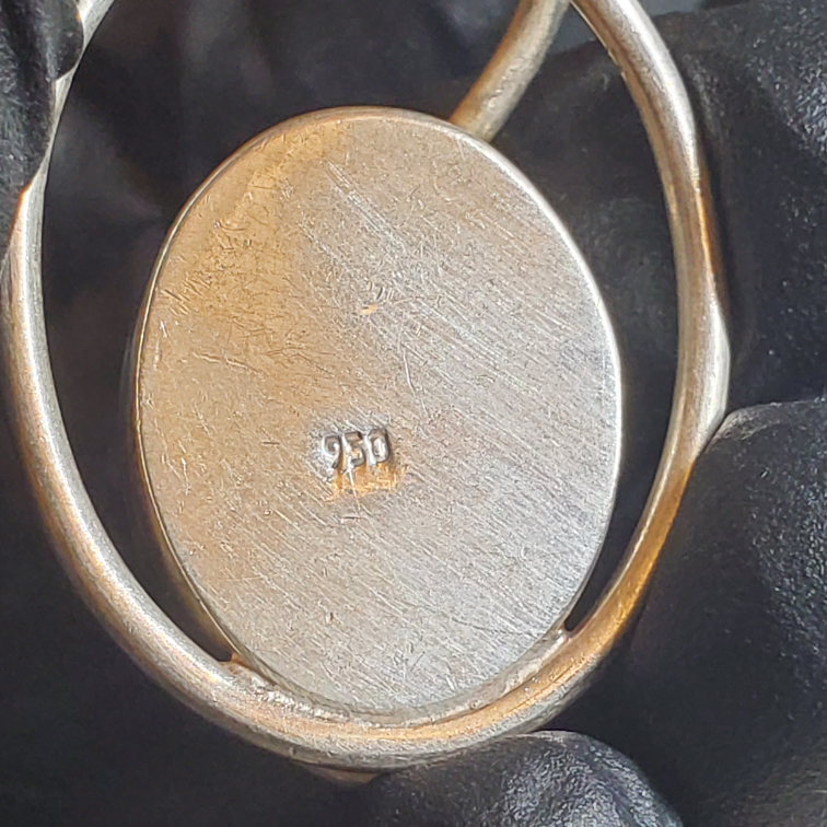 #28 Vtg. 950 oversize pendant image indicator(2)