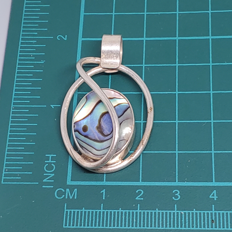 #28 Vtg. 950 oversize pendant image indicator(3)