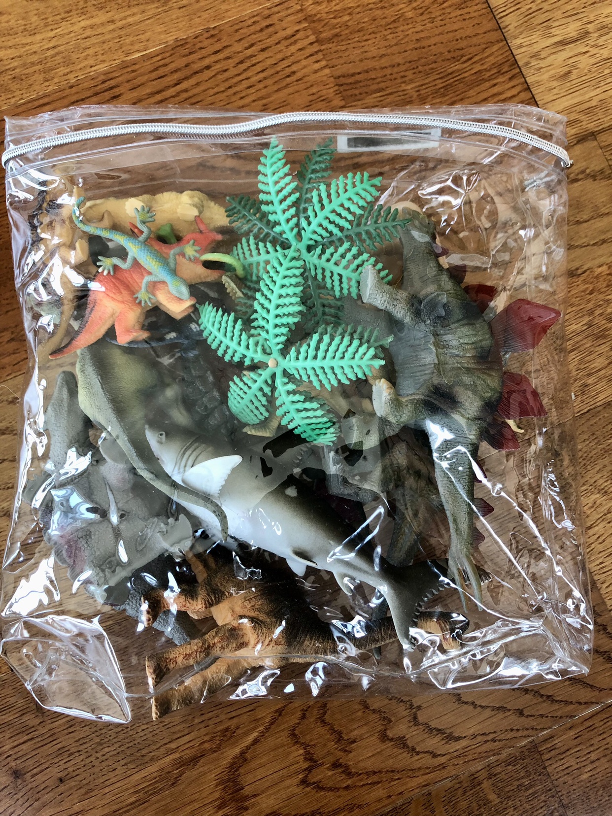 Toys - Dinos.  #freecycle - photo 2