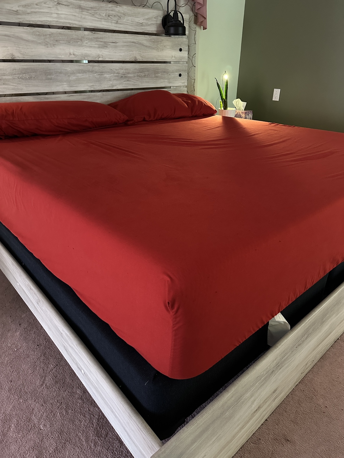 Elegant King Size Bed for Sale - Available for Immediate Pickup! - photo 2