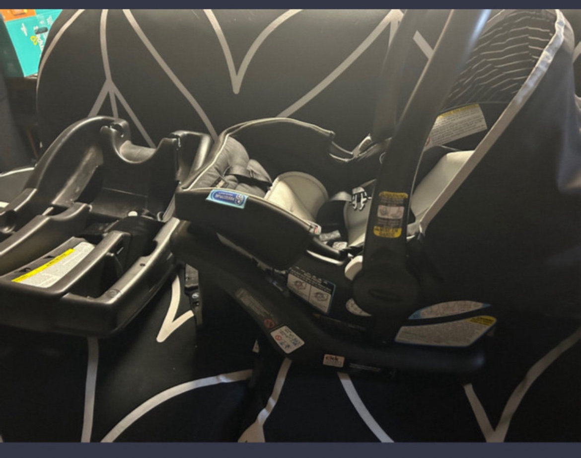 Car seat- Graco Click Connect - photo 2