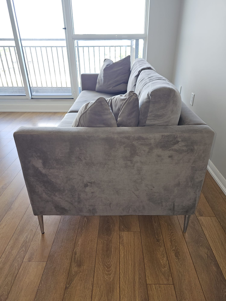 Absolutely Stunning & Pristine Custom made Sofa image indicator(4)