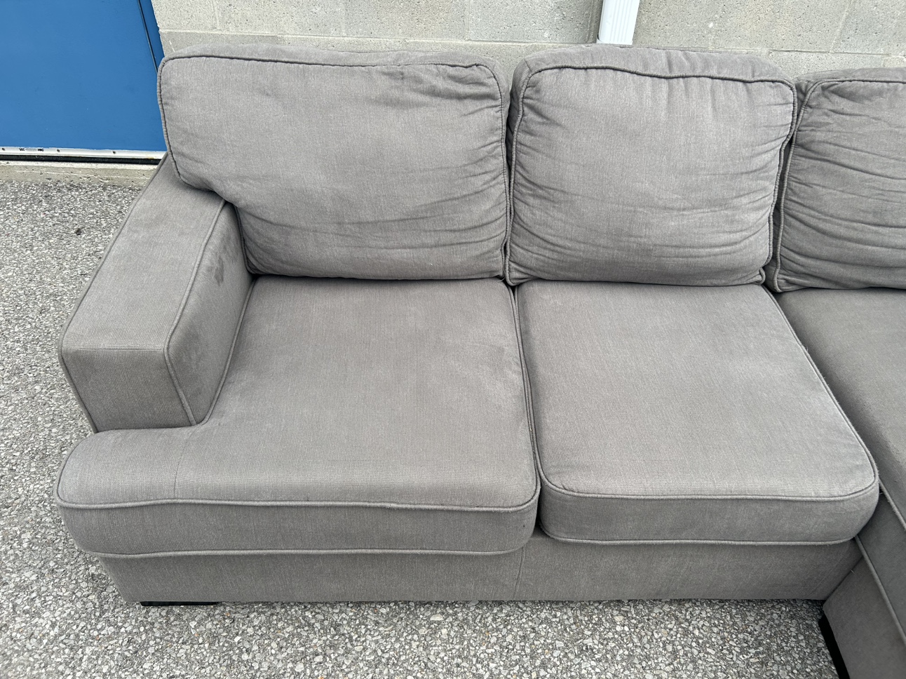 FREE DELIVERY• GREY MODERN SECTIONAL COUCH / SOFA BED w/ CHAISE - photo 5