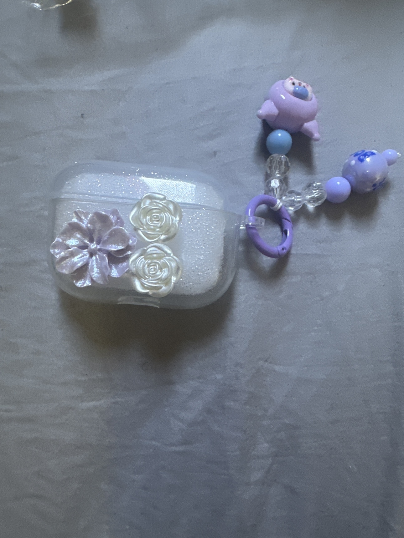 Transparent AirPod pro case image indicator(2)