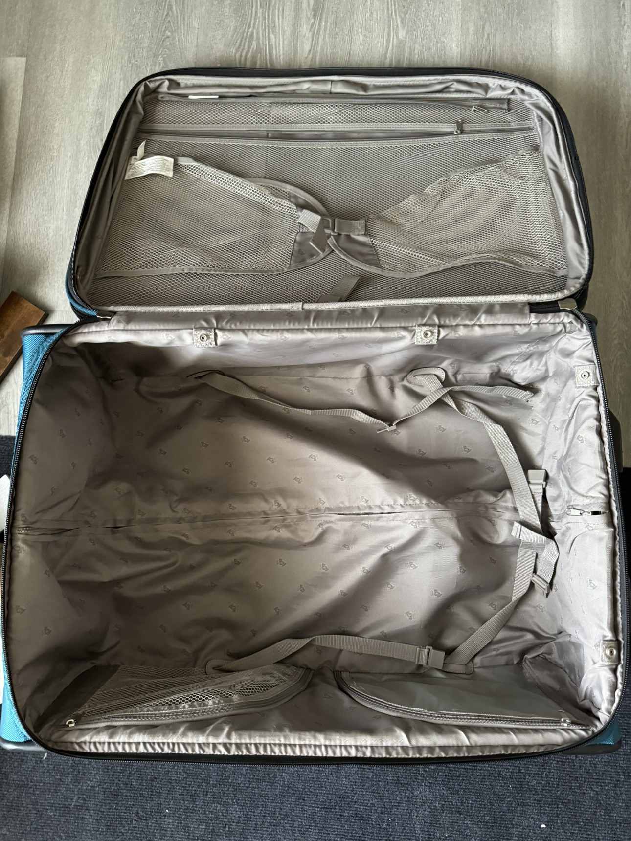 Heys suitcase - photo 3