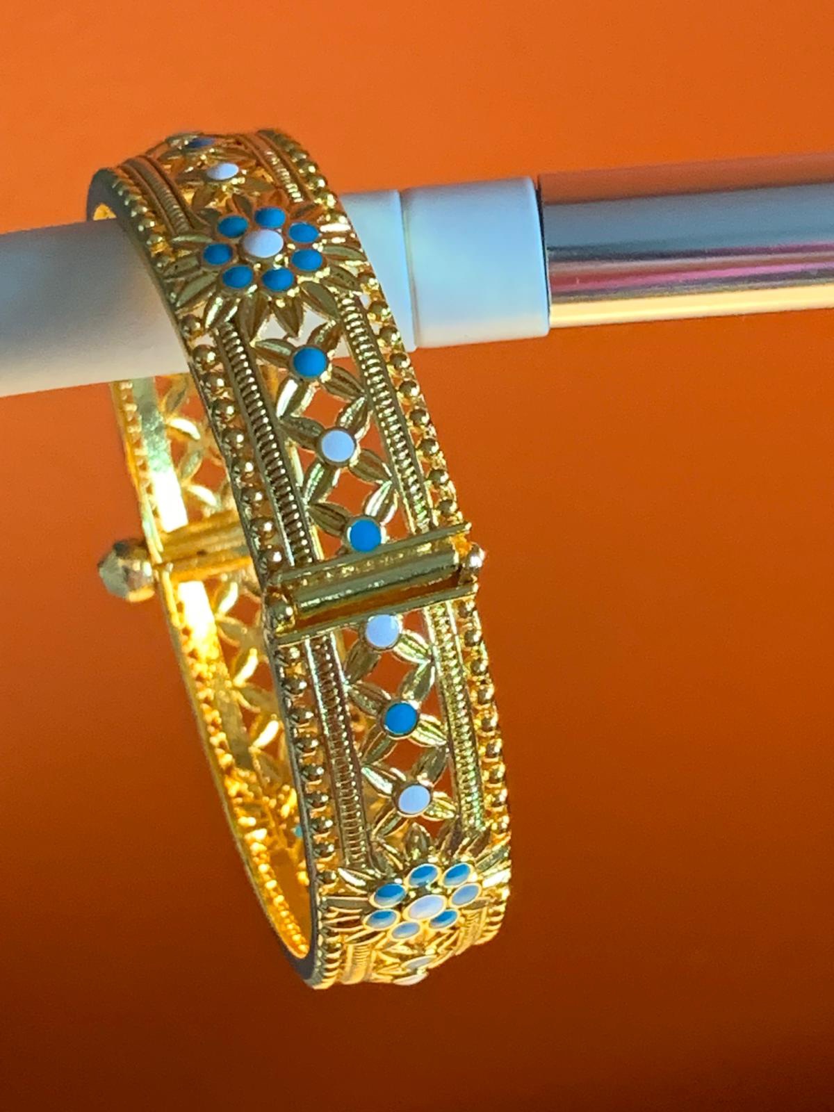 Gold and blue bangle image indicator(4)