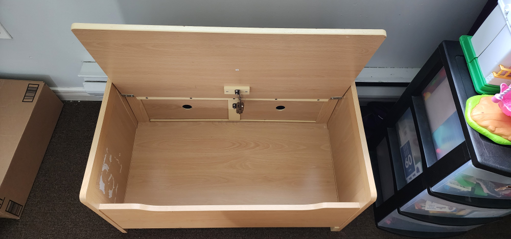 Kids storage bench